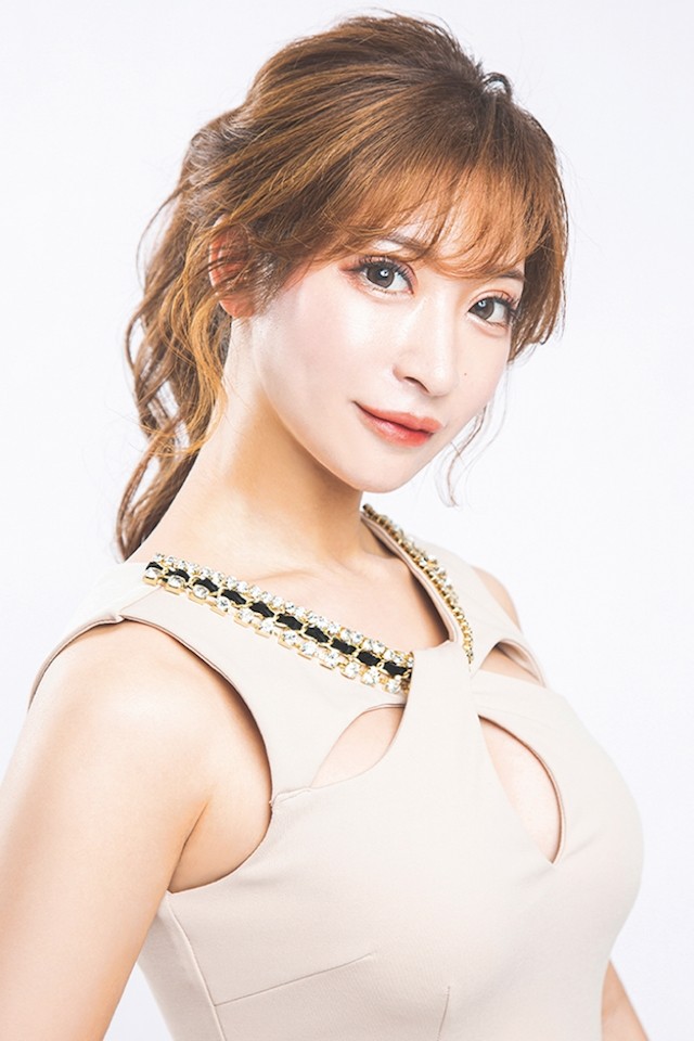 美波 あいかプロフィール写真1